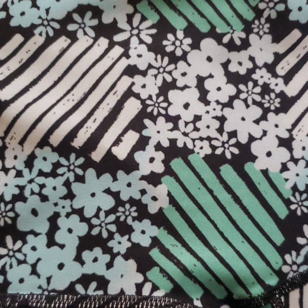FREE PEOPLE Movement Daisy Check Print Lose Control Legging - Picture 4 of 5